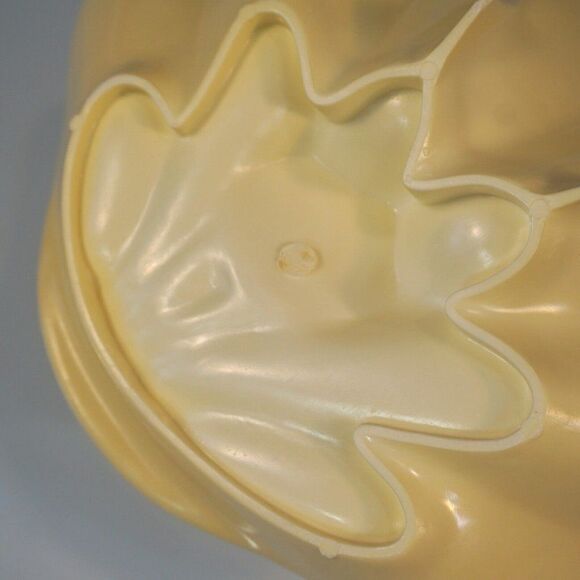 Vintage MCM Hard Plastic Decorative Clam Shell Bowl Serving Or Display 8.5 x 7 - Picture 8 of 8